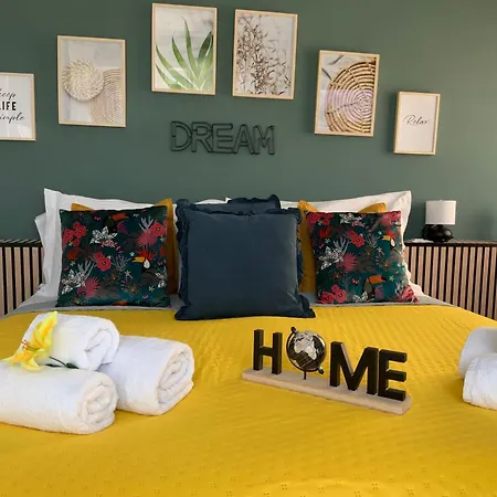 K&y Elite Pineta アパート