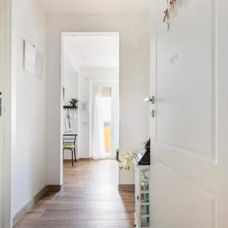 K&y Elite Pineta アパート